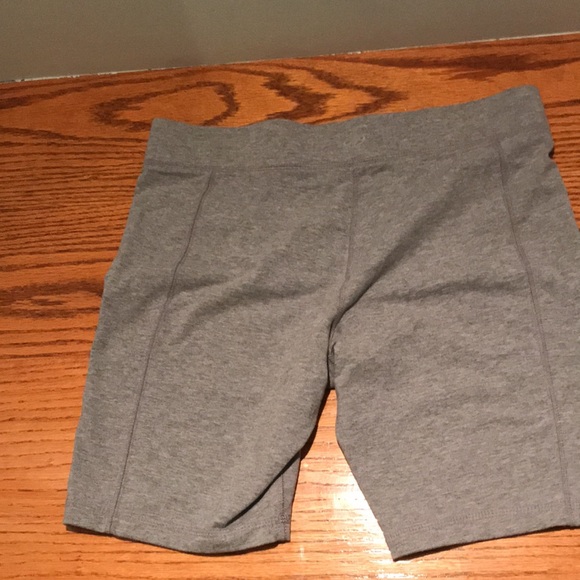 NordicTrack large shorts with wide waist band, cotton polyester and spandex - Picture 2 of 7